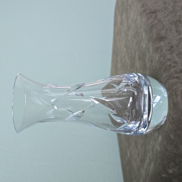 Mikasa Aspen Bud Vase, Cut Crystal Leaf Pattern Vase 6" Tall - Picture 3 of 6